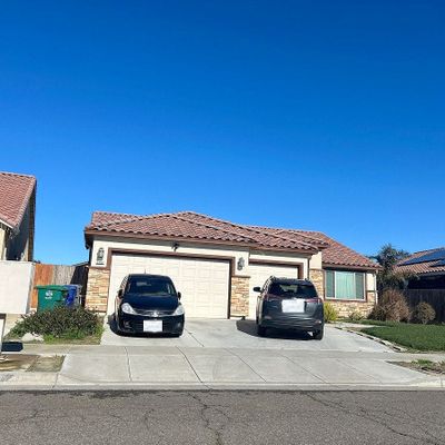 2452 N Mountainside Dr, Los Banos, CA 93635