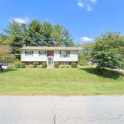 2490 Glade Dr Se, Christiansburg, VA 24073