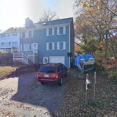 25 Riptide Dr, Saunderstown, RI 02874