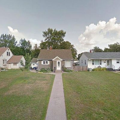 509 4 Th St Sw, Little Falls, MN 56345