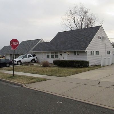 78 Vermillion Dr, Levittown, PA 19054