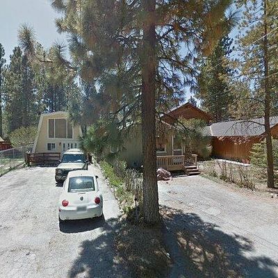 724 Elysian Blvd, Big Bear City, CA 92314