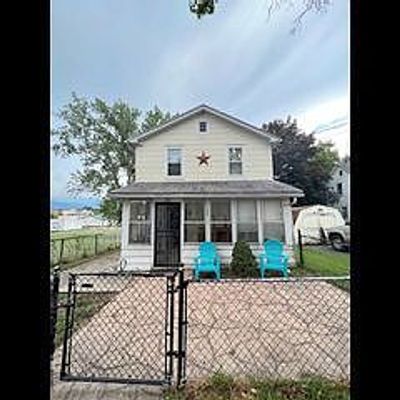 148 Willow Ave, Newark, NY 14513