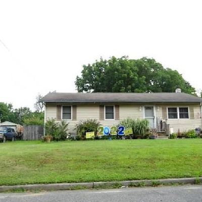 311 W Chestnut St, Clayton, NJ 08312