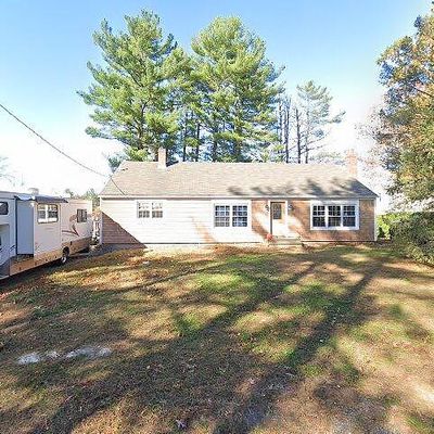 46 Lakeside Ave, Hudson, MA 01749