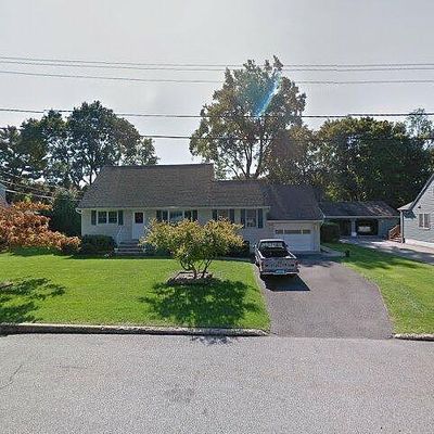 6 Kenmore Rd, Pompton Plains, NJ 07444