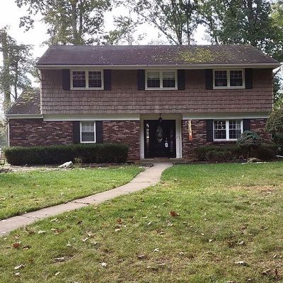 6 Surrey Ln, East Windsor, NJ 08520