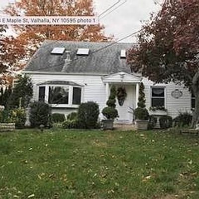 8 E Maple St, Valhalla, NY 10595