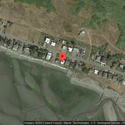 2592 Sunlight Beach Rd, Clinton, WA 98236