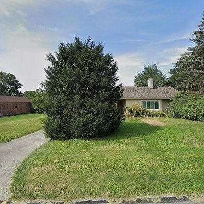 466 Highland Rd, Red Lion, PA 17356