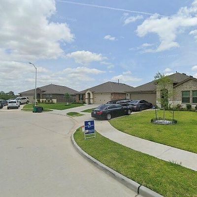 3934 Hawaiian Ct, Baytown, TX 77521