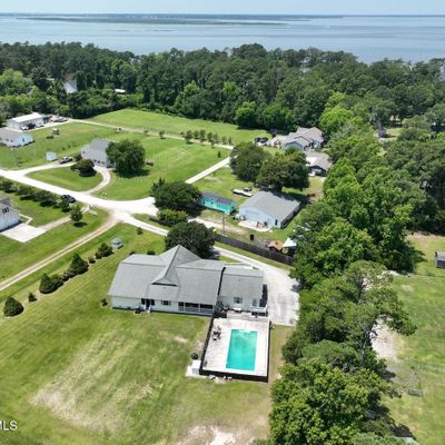 108 Graham Ln, Beaufort, NC 28516