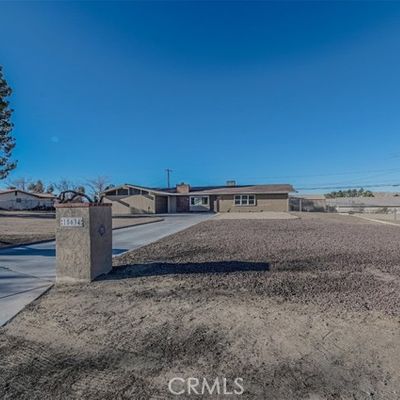 15634 Pohez Rd, Apple Valley, CA 92307