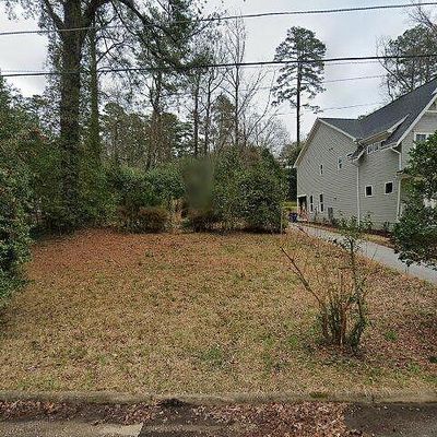 1424 Banbury Rd, Raleigh, NC 27607