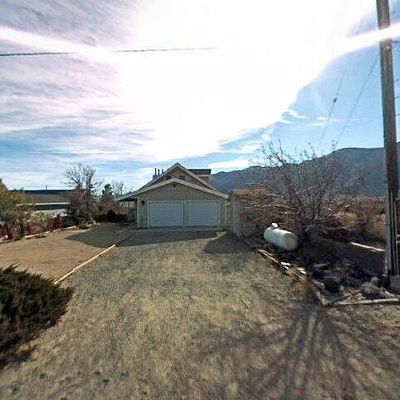 148 Peeler Lake Dr, Lee Vining, CA 93541