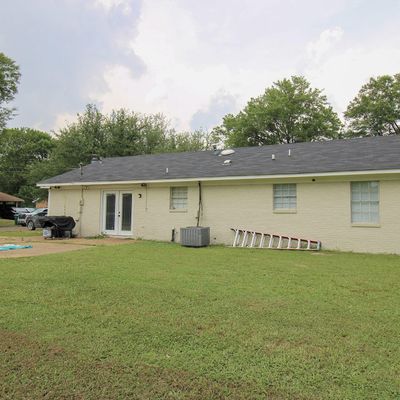 2 Pine Cir, Indianola, MS 38751