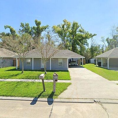 290 T Leigh Dr, Houma, LA 70364