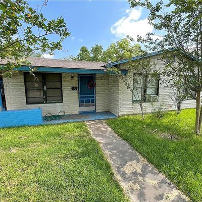 3010 Oaklawn St, Victoria, TX 77901