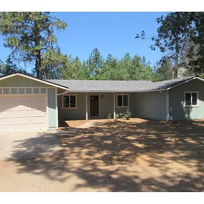 243 Shadowbrook Dr, Cave Junction, OR 97523