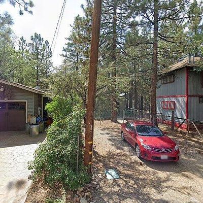 656 Sunset Ln, Sugarloaf, CA 92386