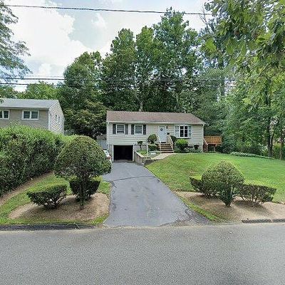 72 Walton Ave, Oakland, NJ 07436