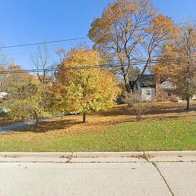 W279 N1966 Prospect Ave, Pewaukee, WI 53072