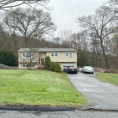 10 Paderewski Rd, Oak Ridge, NJ 07438