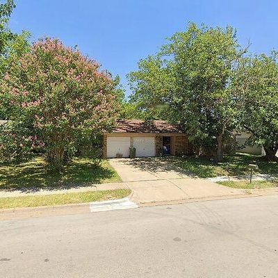 1011 High Point Rd, Arlington, TX 76015