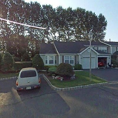 108 Mimosa Ln, Freehold, NJ 07728