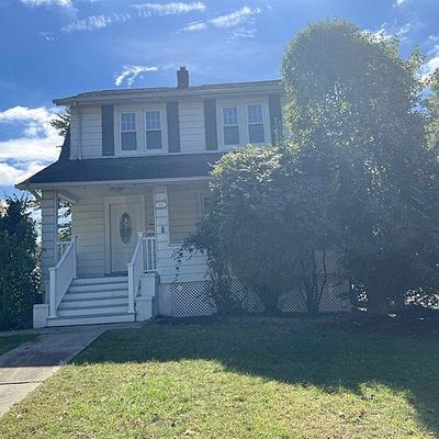 11 Poplar St, Dumont, NJ 07628