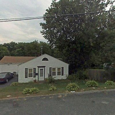 11 Williams St, Dudley, MA 01571