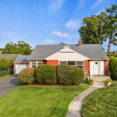 15 Albury Rd, Clifton, NJ 07013