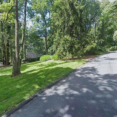 14 Stoney Hill Rd, Brookside, NJ 07926