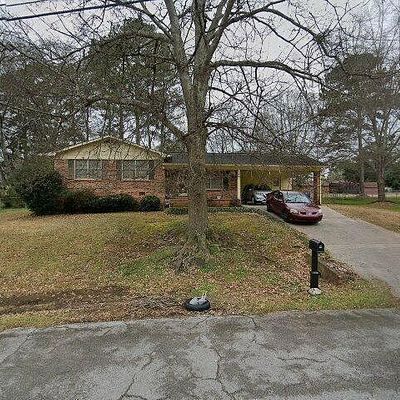 1404 Danbury Ln, Anniston, AL 36207