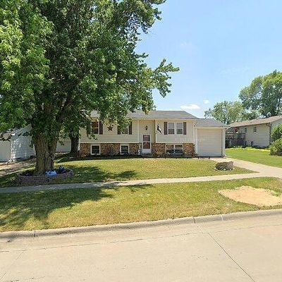 1411 Penoach St, Adel, IA 50003