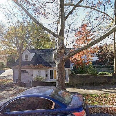 2 Elizabeth St, Ridgefield, NJ 07657