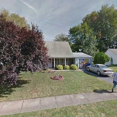 20 Expert Ln, Willingboro, NJ 08046