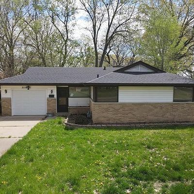 2712 N Harper Ter, Peoria, IL 61604