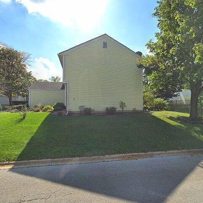 2807 Garden Dr, Lisle, IL 60532