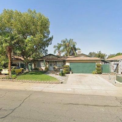 289 Holly St, Woodlake, CA 93286