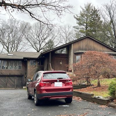 22 Oakwood Dr, Woodcliff Lake, NJ 07677