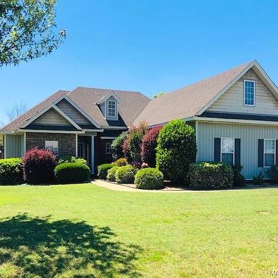 23 Suncrest Ct, Deatsville, AL 36022