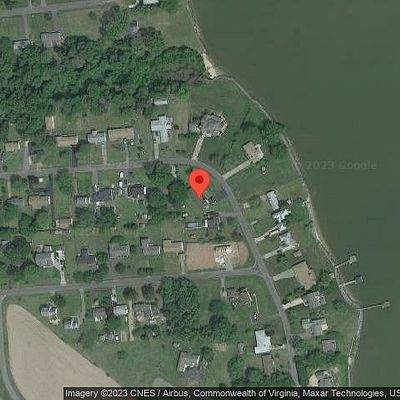 300 Barracks Beach Dr, Colonial Beach, VA 22443