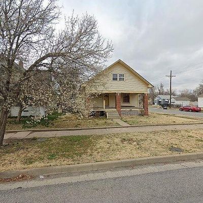 300 W 12 Th Ave, Hutchinson, KS 67501