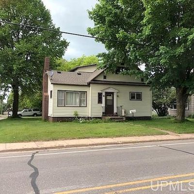 306 Stambaugh Ave, Iron River, MI 49935