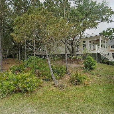 415 E Beach Dr, Ocean Springs, MS 39564