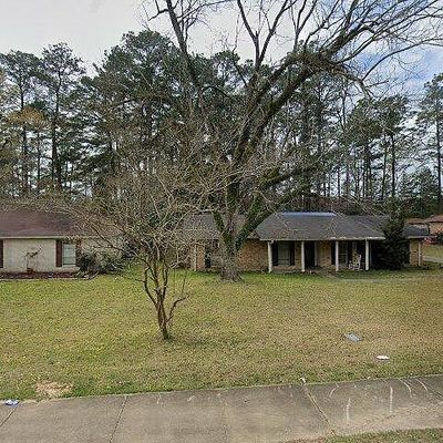 421 Edgewood Dr, Pineville, LA 71360