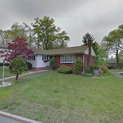 400 Greenway Dr, Leonia, NJ 07605