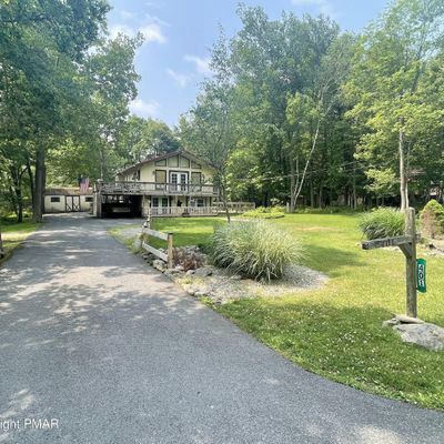 401 Clearview Dr, Long Pond, PA 18334