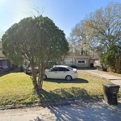 5934 Belcrest St, Houston, TX 77033